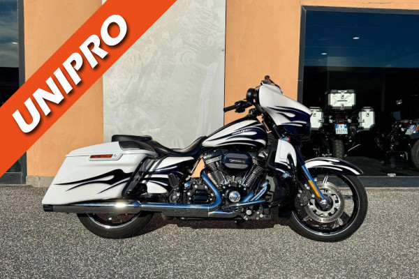 110 Street Glide (2016) - FLHXSE